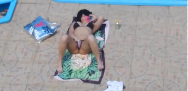  Flagra safada masturbando Piscina Flagged Girl masturbate on the pool